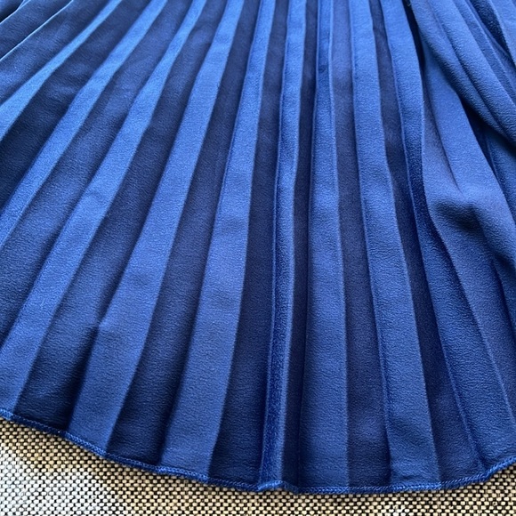 ⚓️ Vintage Navy Pleated Flowy Mini Dress, Circa 2007 , Size: S - Picture 14 of 17